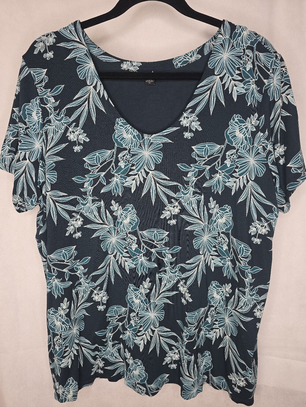 J. Jill Wearever Collection Top Green Tropical Floral Short Sleeve V-neck XL